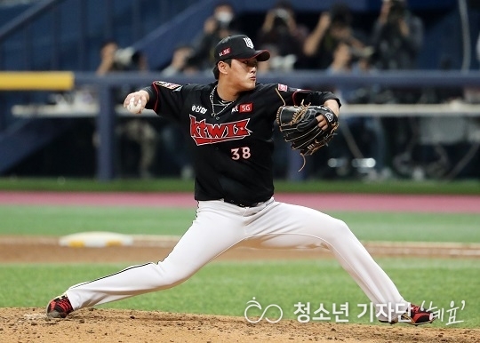 역대 30홀드를 한 선수들 중 연봉이 동결되거나 감봉된 선수는 없었다 (출처: KBS 뉴스)