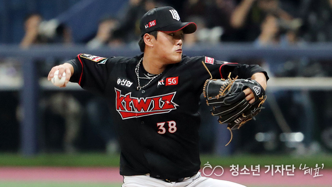 주권은 2015시즌 KT WIZ에 입단한 중국에서 한국으로 귀화한 투수이다. (출처 : 연합뉴스)